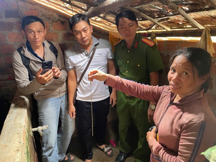Thiếu tiền trả nợ ngân hàng, người phụ nữ đi cướp dây chuyền vàng của bà con- Ảnh 1. Thiếu tiền trả nợ ngân hàng, người phụ nữ đi cướp dây chuyền vàng của bà con- Ảnh 1.