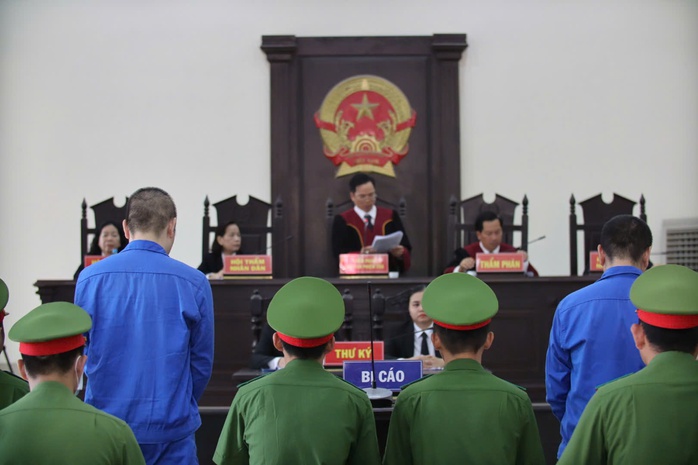 Tuyên án chung thân vụ gần 1 . 000 Người bị lừa đảo bất động sản tại Tây Ninh - Ảnh 2. Tuyên án chung thân vụ gần 1 . 000 Người bị lừa đảo bất động sản tại Tây Ninh - Ảnh 2.