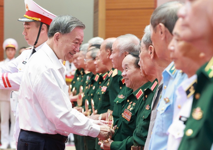 Tổng Bí thư Tô Lâm: Phát huy truyền thống cha ông, nỗ lực đạt những kỳ tích trong tương lai - Ảnh 4.