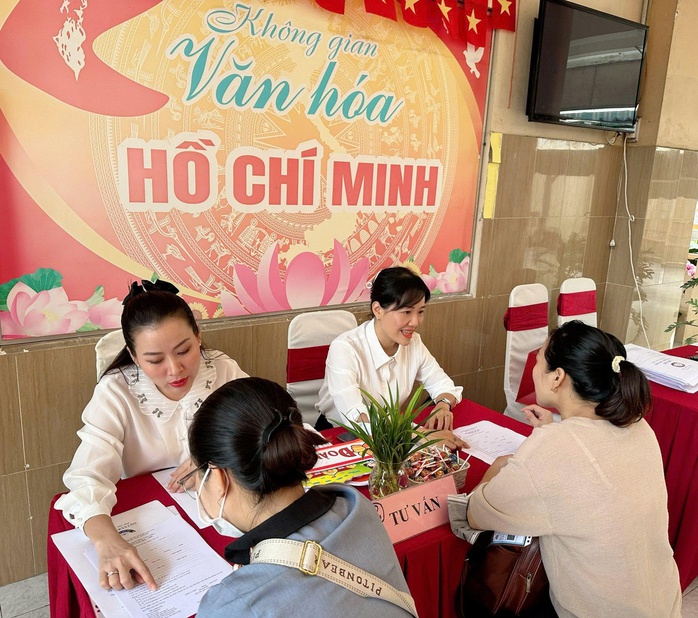 Dồn sức chuẩn bị cho năm học mới 2025 - 2026 tại TP HCM - Ảnh 1. Dồn sức chuẩn bị cho năm học mới 2025 - 2026 tại TP HCM - Ảnh 1.