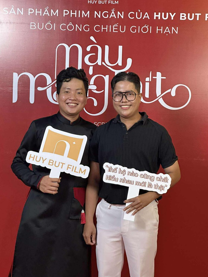 "Màu Mang Thít” – Dấu ấn đầu tay đầy nhân văn của đạo diễn trẻ Hoàng Huy Bụt - Ảnh 1.