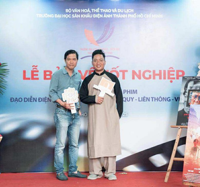 "Màu Mang Thít” – Dấu ấn đầu tay đầy nhân văn của đạo diễn trẻ Hoàng Huy Bụt - Ảnh 4.