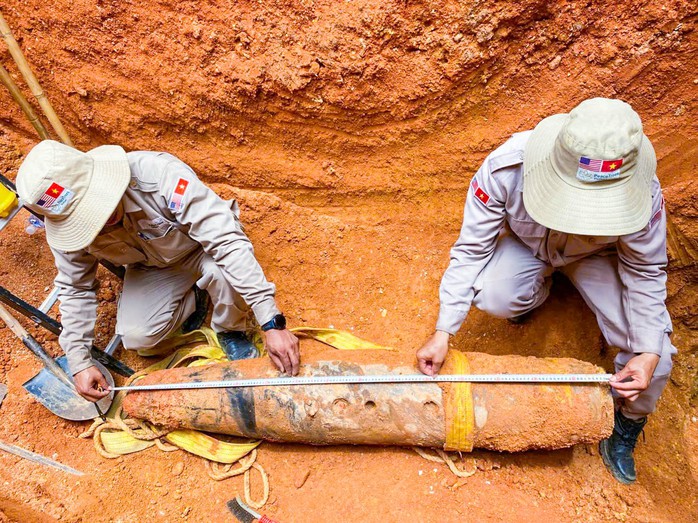 Phát hiện bom Mỹ nặng hơn 200 kg tại công trình nhà ga T2 sân bay Đồng Hới- Ảnh 1. Phát hiện bom Mỹ nặng hơn 200 kg tại công trình nhà ga T2 sân bay Đồng Hới- Ảnh 1.