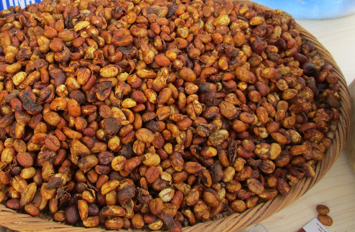 Giá cà phê hôm nay 31-7: Diễn biến trái ngược, “nín thở” chờ tin nóng- Ảnh 1.