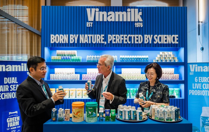 Vinamilk ghi nhận doanh thu quý II/2025 cao nhất từ trước đến nay, 16.745 tỉ đồng- Ảnh 4. Vinamilk ghi nhận doanh thu quý II/2025 cao nhất từ trước đến nay, 16.745 tỉ đồng- Ảnh 4.