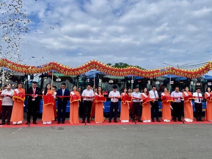 Ngày mai, TP HCM đưa thêm 600 xe buýt mới vào hoạt động - Ảnh 1.
