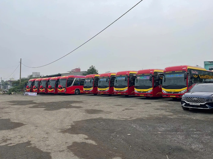 Mở tuyến xe phục vụ 253 cán bộ về trung tâm tỉnh An Giang mới làm việc- Ảnh 1. Mở tuyến xe phục vụ 253 cán bộ về trung tâm tỉnh An Giang mới làm việc- Ảnh 1.