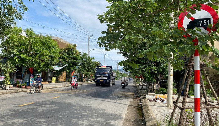 Tai nạn chết người ở tuyến đường xe tải “né cao tốc”- Ảnh 3. Tai nạn chết người ở tuyến đường xe tải “né cao tốc”- Ảnh 3.