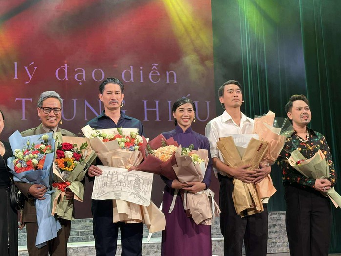 Huy Khánh, Mi Lê, Trần Kim Hải tạo đột phá với "Viên đạn bọc đường" - Ảnh 6.