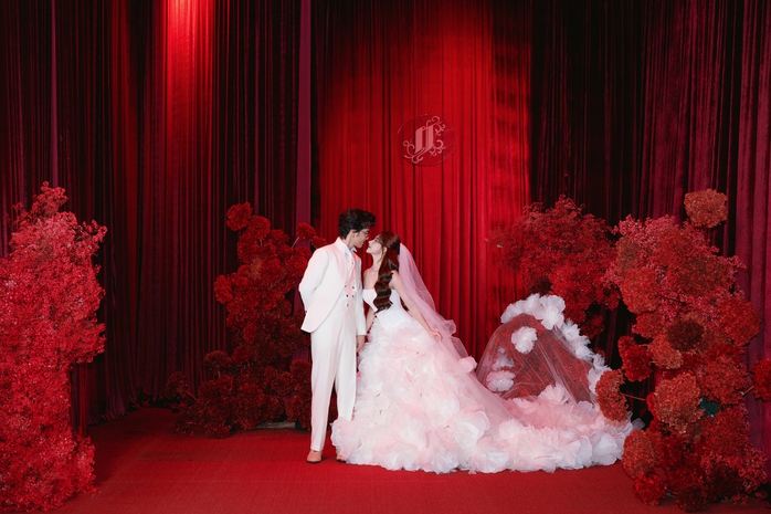 Chuyện tình cổ tích của cặp KOL đình đám, Danny - Diệp Lê
- Ảnh 3. Chuyện tình cổ tích của cặp KOL đình đám, Danny - Diệp Lê
- Ảnh 3.