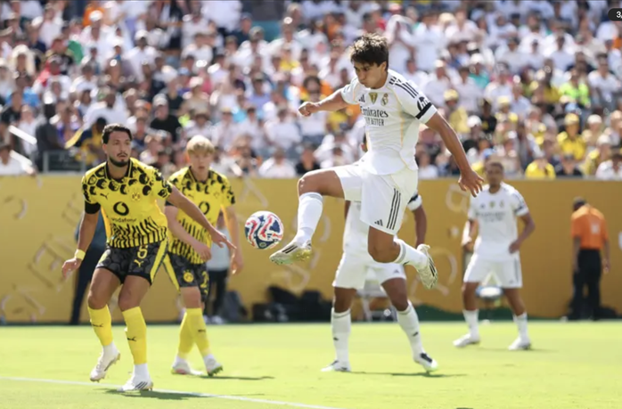 Real Madrid thắng nghẹt thở Dortmund, chờ chạm trán PSG ở bán kết- Ảnh 2. Real Madrid thắng nghẹt thở Dortmund, chờ chạm trán PSG ở bán kết- Ảnh 2.