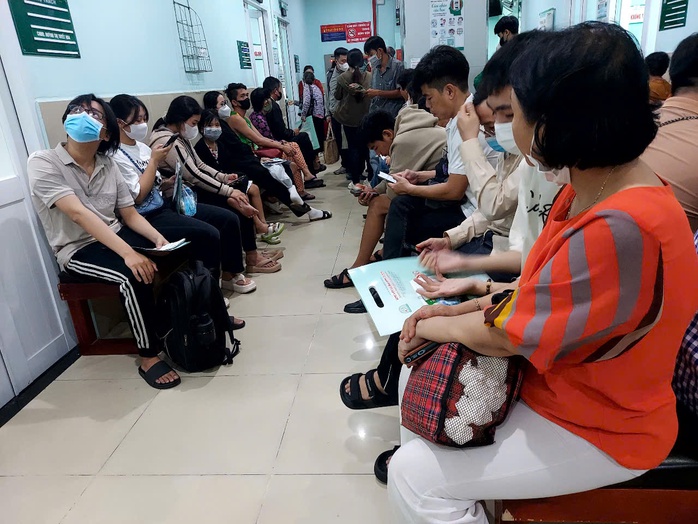 Hiểu đúng về mức hưởng 100% chi phí khám, chữa bệnh BHYT- Ảnh 1. Hiểu đúng về mức hưởng 100% chi phí khám, chữa bệnh BHYT- Ảnh 1.