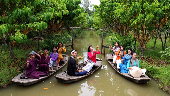 Miền Tây sôi động du lịch hè- Ảnh 1. Miền Tây sôi động du lịch hè- Ảnh 1.