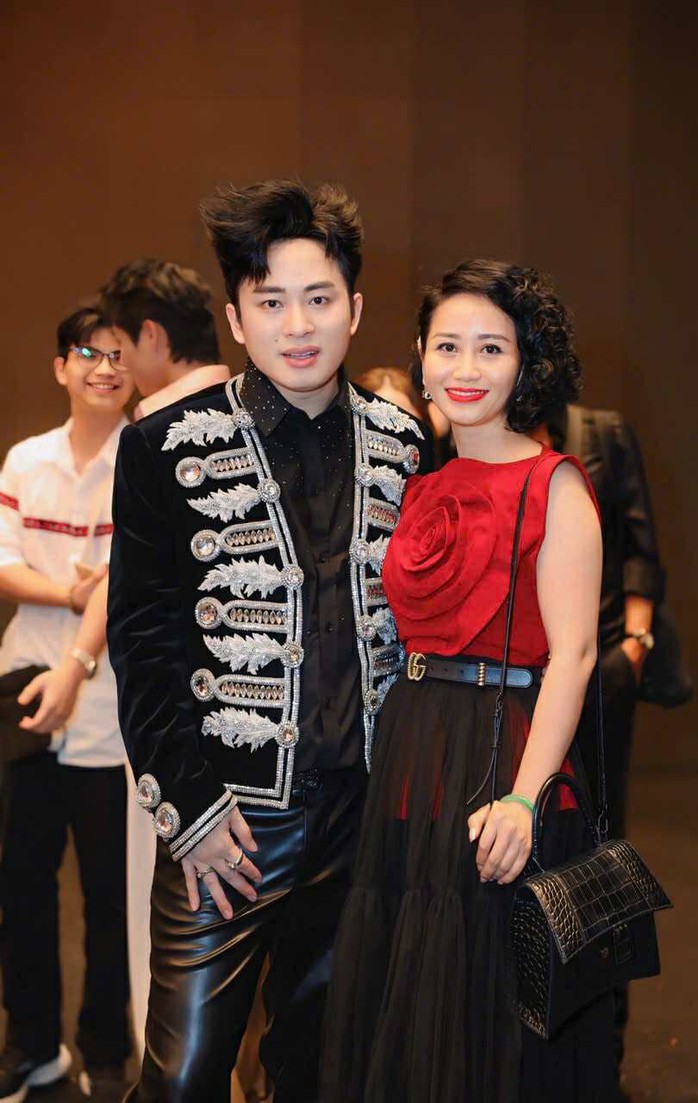 Ca sĩ Tùng Dương ra mắt MV "Việt Nam kỷ nguyên vươn mình"- Ảnh 2. Ca sĩ Tùng Dương ra mắt MV "Việt Nam kỷ nguyên vươn mình"- Ảnh 2.