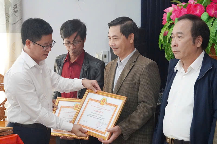 Hoàn thiện văn hóa lãnh đạo, cầm quyền- Ảnh 1. Hoàn thiện văn hóa lãnh đạo, cầm quyền- Ảnh 1.