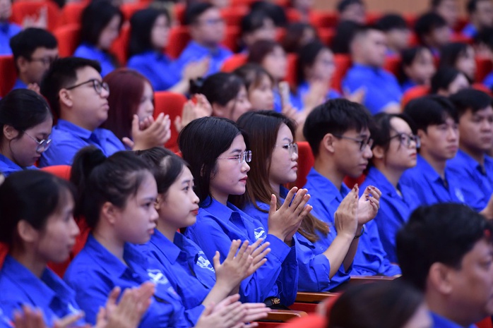 Hơn 4.800 đội hình thanh niên tình nguyện hỗ trợ vận hành chính quyền 2 cấp - Ảnh 1.