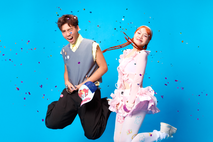 Tổ đội gen Z từng thực hiện 60 dự án với nghệ sĩ Việt "vén màn nhung, ra ánh sáng" - Ảnh 1.
