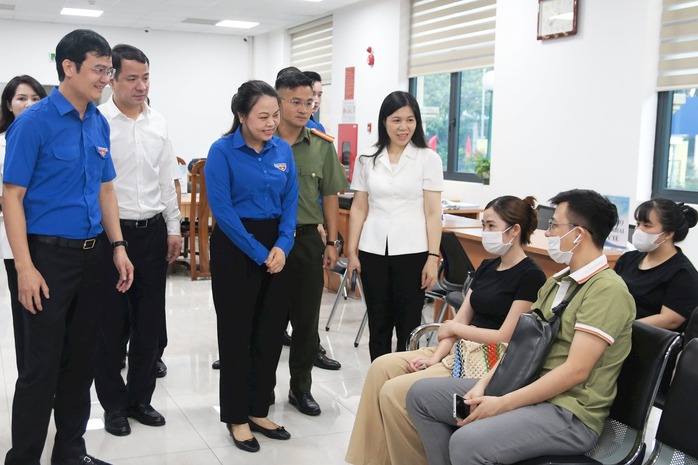 Hơn 4.800 đội hình thanh niên tình nguyện hỗ trợ vận hành chính quyền 2 cấp - Ảnh 2.