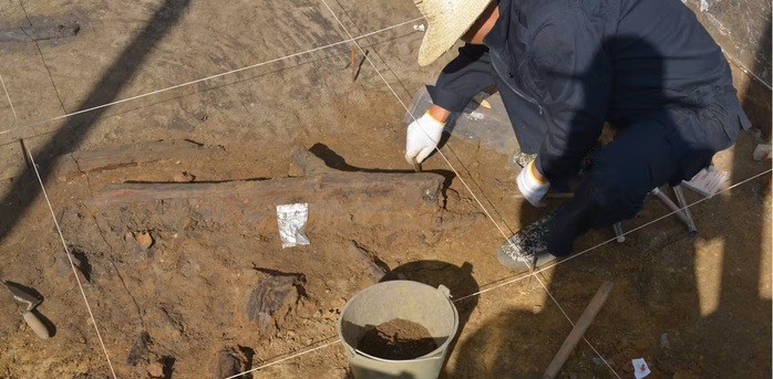 Người khác loài ở Trung Quốc: Phát hiện "kho báu gỗ" 300.000 năm - Ảnh 1.