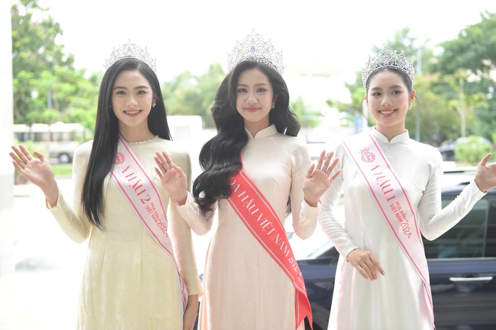 Hoa hậu Hà Trúc Linh và canh chua lá giang: Món ăn của Mẹ làm nên người đẹp - Ảnh 2. Hoa hậu Hà Trúc Linh và canh chua lá giang: Món ăn của Mẹ làm nên người đẹp - Ảnh 2.