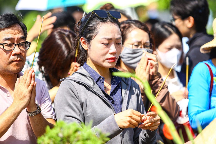 Người dân xúc động tưởng nhớ cố Tổng Bí thư Nguyễn Phú Trọng- Ảnh 6. Người dân xúc động tưởng nhớ cố Tổng Bí thư Nguyễn Phú Trọng- Ảnh 6.