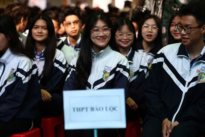 Bắt đầu chương trình "Đưa trường học đến thí sinh" giai đoạn 2- Ảnh 1. Bắt đầu chương trình "Đưa trường học đến thí sinh" giai đoạn 2- Ảnh 1.