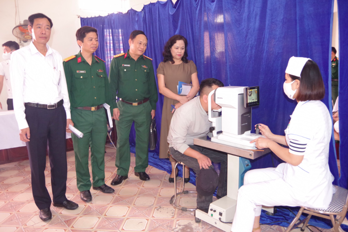 Bộ Quốc phòng không gọi nhập ngũ công dân cận thị trên 1 , 5 diop - Ảnh 1. Bộ Quốc phòng không gọi nhập ngũ công dân cận thị trên 1 , 5 diop - Ảnh 1.