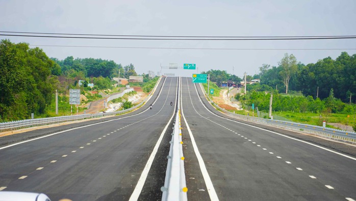 Phó Chủ tịch UBND TP HCM Bùi Xuân Cường khảo sát thực địa 3 dự án đặc biệt quan trọng - Ảnh 2. Phó Chủ tịch UBND TP HCM Bùi Xuân Cường khảo sát thực địa 3 dự án đặc biệt quan trọng - Ảnh 2.