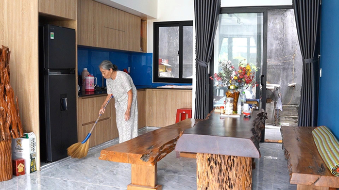 Ai chưa có chỗ ở thì đến nhà tôi!- Ảnh 1. Ai chưa có chỗ ở thì đến nhà tôi!- Ảnh 1.