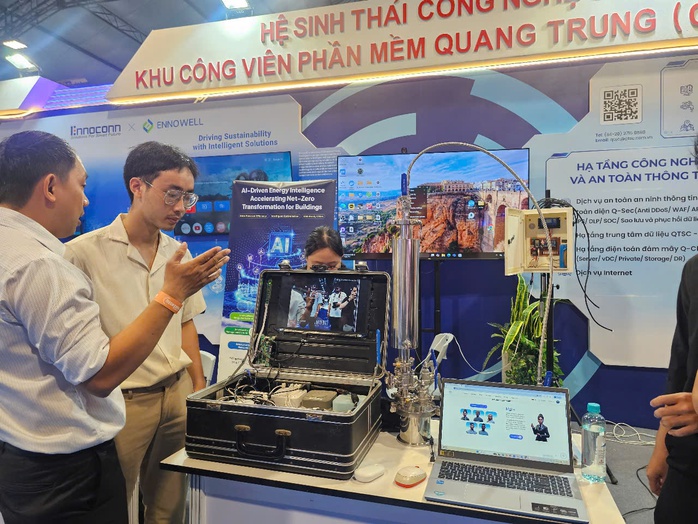 Cận cảnh rô bốt hình người tại iTECH EXPO 2025 - Ảnh 3.