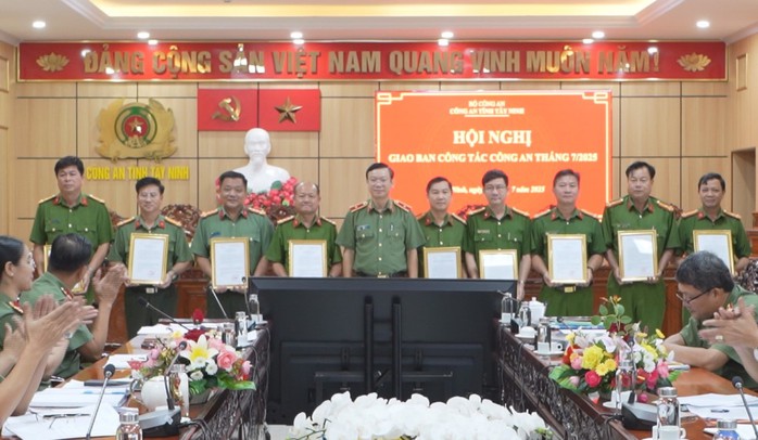 Đại tá Lê Văn Thuận giữ chức Thủ trưởng Cơ quan an ninh điều tra Công an tỉnh Tây Ninh- Ảnh 1. Đại tá Lê Văn Thuận giữ chức Thủ trưởng Cơ quan an ninh điều tra Công an tỉnh Tây Ninh- Ảnh 1.