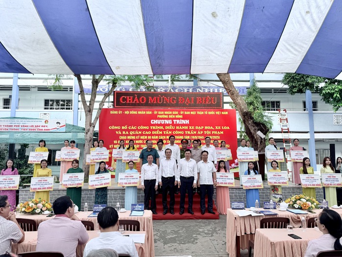 Ấn tượng nhiều công trình hàng chục tỉ đồng chăm lo cho nhân dân phường Diên Hồng- Ảnh 1. Ấn tượng nhiều công trình hàng chục tỉ đồng chăm lo cho nhân dân phường Diên Hồng- Ảnh 1.
