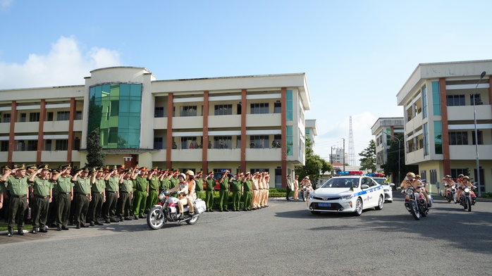 Những hình ảnh tại lễ ra quân trấn áp tội phạm ở Đồng Tháp- Ảnh 7. Những hình ảnh tại lễ ra quân trấn áp tội phạm ở Đồng Tháp- Ảnh 7.