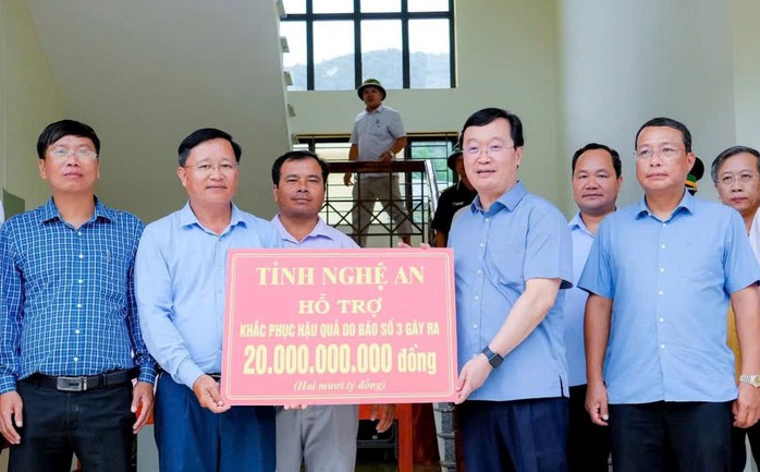 Mưa lũ khiến 7.477 căn nhà bị hư hỏng, “cuốn trôi” 3.623 tỉ đồng- Ảnh 3. Mưa lũ khiến 7.477 căn nhà bị hư hỏng, “cuốn trôi” 3.623 tỉ đồng- Ảnh 3.