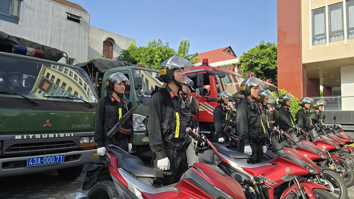 Công an Đà Nẵng ra quân trấn áp tội phạm , đảm bảo an ninh cho người dân - Ảnh 2. Công an Đà Nẵng ra quân trấn áp tội phạm , đảm bảo an ninh cho người dân - Ảnh 2.
