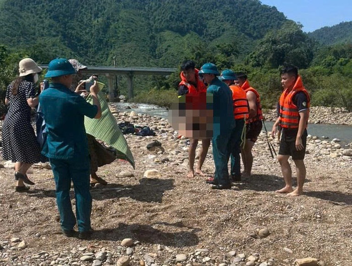 Hai sinh viên tử vong ở điểm đen du lịch tự phát tại Đà Nẵng - Ảnh 1. Hai sinh viên tử vong ở điểm đen du lịch tự phát tại Đà Nẵng - Ảnh 1.