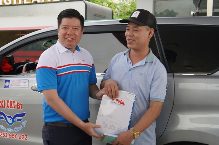 Thí điểm xăng E10 tại Hải Phòng: Khách hàng tin tưởng sử dụng từ Ngày đầu - Ảnh 4. Thí điểm xăng E10 tại Hải Phòng: Khách hàng tin tưởng sử dụng từ Ngày đầu - Ảnh 4.