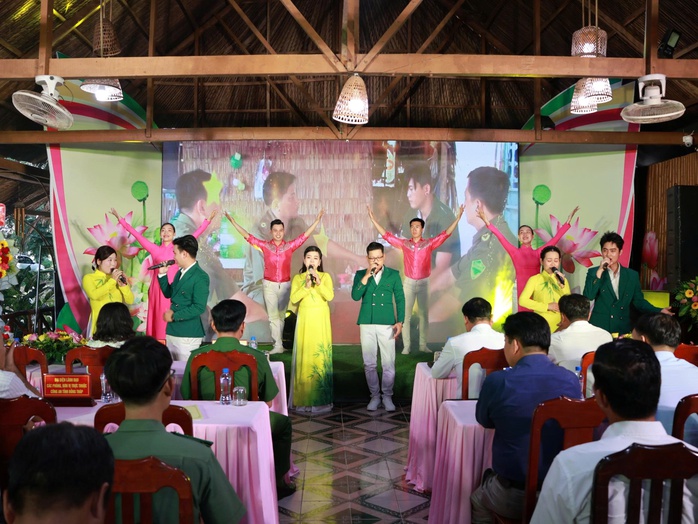 Đồng Tháp long trọng tổ chức Ngày hội Toàn dân bảo vệ an ninh Tổ quốc- Ảnh 2. Đồng Tháp long trọng tổ chức Ngày hội Toàn dân bảo vệ an ninh Tổ quốc- Ảnh 2.