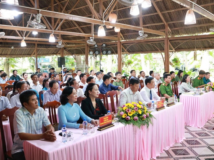 Đồng Tháp long trọng tổ chức Ngày hội Toàn dân bảo vệ an ninh Tổ quốc- Ảnh 1. Đồng Tháp long trọng tổ chức Ngày hội Toàn dân bảo vệ an ninh Tổ quốc- Ảnh 1.