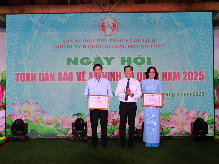 Đồng Tháp long trọng tổ chức Ngày hội Toàn dân bảo vệ an ninh Tổ quốc- Ảnh 5. Đồng Tháp long trọng tổ chức Ngày hội Toàn dân bảo vệ an ninh Tổ quốc- Ảnh 5.