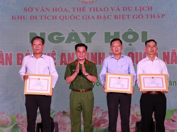 Đồng Tháp long trọng tổ chức Ngày hội Toàn dân bảo vệ an ninh Tổ quốc- Ảnh 6. Đồng Tháp long trọng tổ chức Ngày hội Toàn dân bảo vệ an ninh Tổ quốc- Ảnh 6.