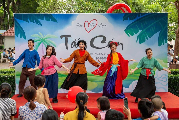 Nhóm kịch "Mặt trời bé con" ra mắt vở "Câu bé rừng xanh" - Ảnh 4.