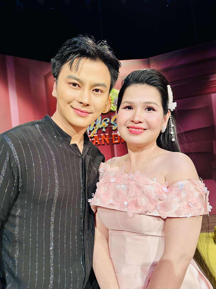 Võ Minh Lâm, Hồ Ngọc Trinh, Ngọc Đợi: ngồi "ghế nóng" mùa thứ 20 "Chuông vàng vọng cổ" nói gì? - Ảnh 4.