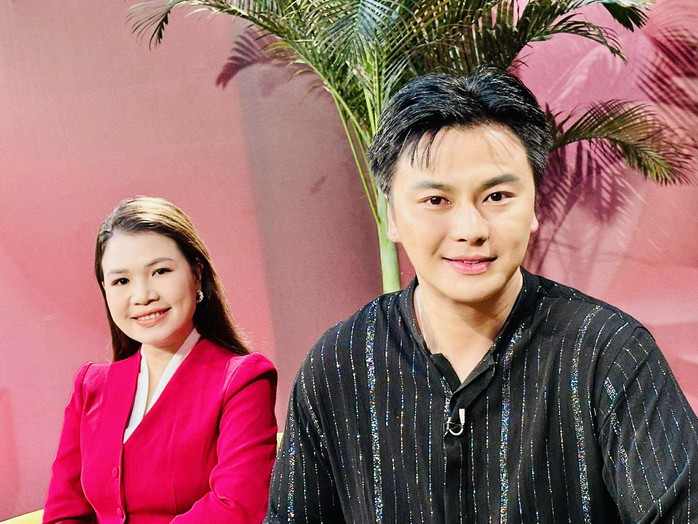 Võ Minh Lâm, Hồ Ngọc Trinh, Ngọc Đợi: ngồi "ghế nóng" mùa thứ 20 "Chuông vàng vọng cổ" nói gì? - Ảnh 2.