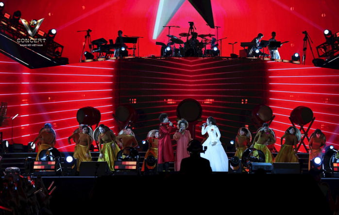 Mãn nhãn, bùng nổ cảm xúc với "V Concert - Rạng rỡ Việt Nam"- Ảnh 4. Mãn nhãn, bùng nổ cảm xúc với "V Concert - Rạng rỡ Việt Nam"- Ảnh 4.