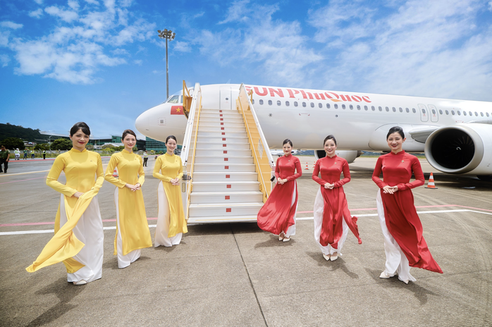 Lộ diện máy bay đầu tiên của Sun PhuQuoc Airways- Ảnh 1. Lộ diện máy bay đầu tiên của Sun PhuQuoc Airways- Ảnh 1.