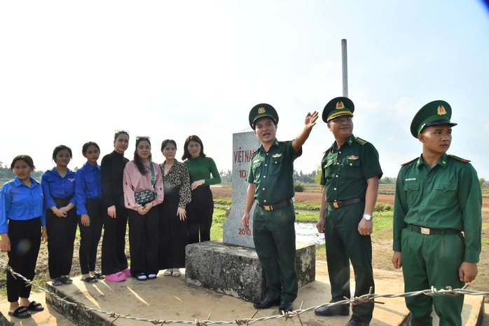 Vì sự bình yên biên giới Tây Ninh- Ảnh 2. Vì sự bình yên biên giới Tây Ninh- Ảnh 2.