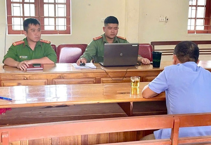 Người đàn ông đăng video "lấy xương người nấu cao" gây hoang mang dư luận- Ảnh 1. Người đàn ông đăng video "lấy xương người nấu cao" gây hoang mang dư luận- Ảnh 1.