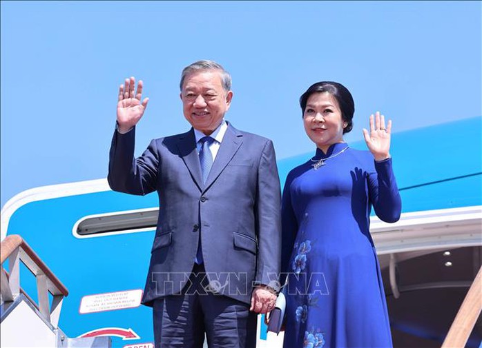 Tổng Bí thư Tô Lâm và Phu nhân tới Seoul, bắt đầu thăm cấp Nhà nước Hàn Quốc- Ảnh 1. Tổng Bí thư Tô Lâm và Phu nhân tới Seoul, bắt đầu thăm cấp Nhà nước Hàn Quốc- Ảnh 1.