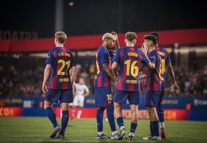 Thắng đậm Como, Barcelona có danh hiệu đầu mùa cúp Joan Gamper  - Ảnh 3.